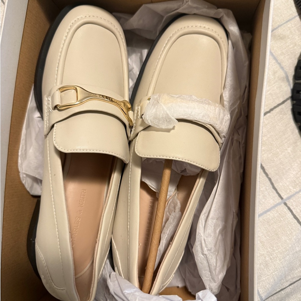 Charles & Keith Chalk Flats